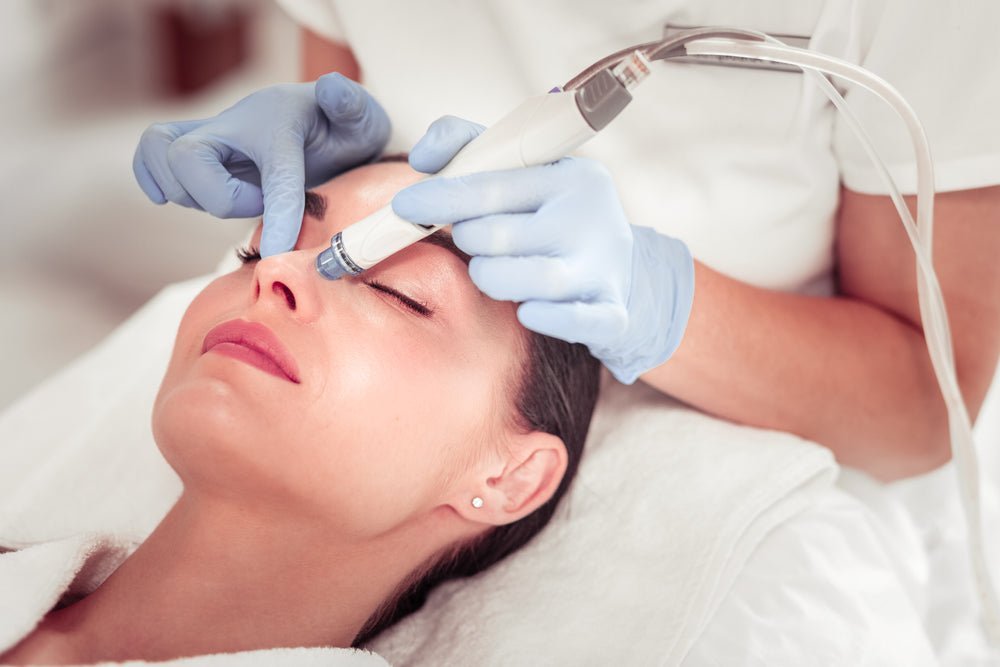 Hydrafacial : le soin anti-âge incontournable pour une peau nette, lisse et lumineuse