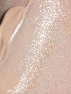 Texture légère et hydratante de la crème solaire minérale teintée SPF30 The North DNA